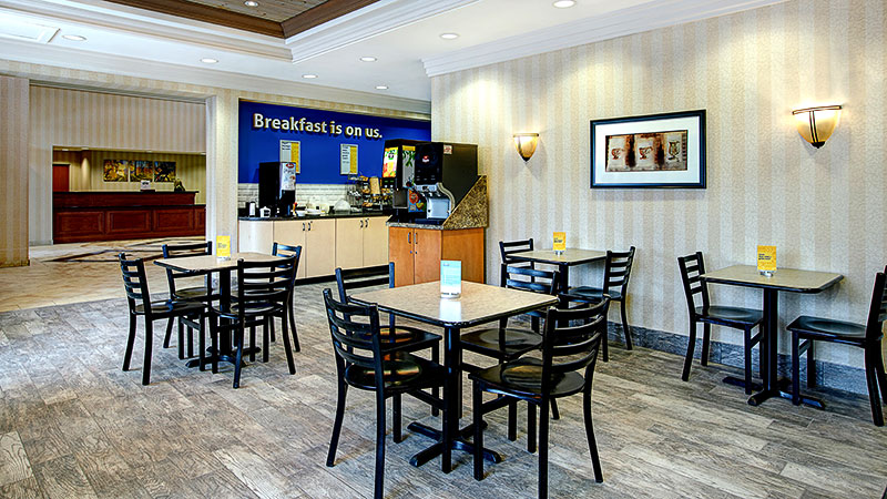 lobby-breakfast